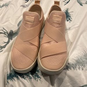 Pink Van UltraRange shoes